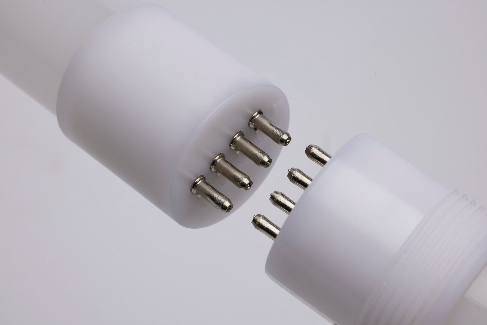 image of 24/32/40 Wattage Selectable - 30/35/40/50/65K CCT Selectable - 8 Foot LED - Fa8 Base - 120-277 Volt - 2-pc