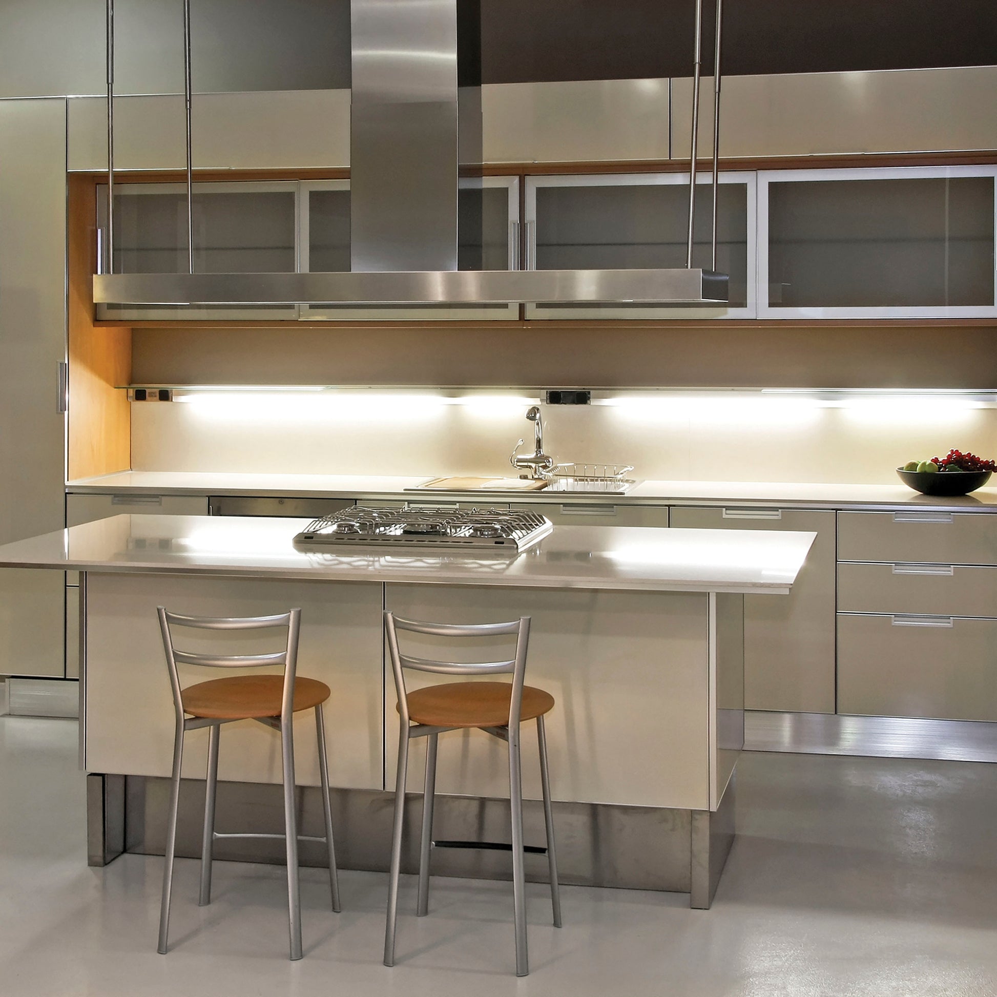 image of 7 Watt - 18 Inch - T8 Linear LED - Medium Bi-Pin G13Base - 3000K - 50000 Average Rated Hours - 700 Lumens - Type B Ballast Bypass