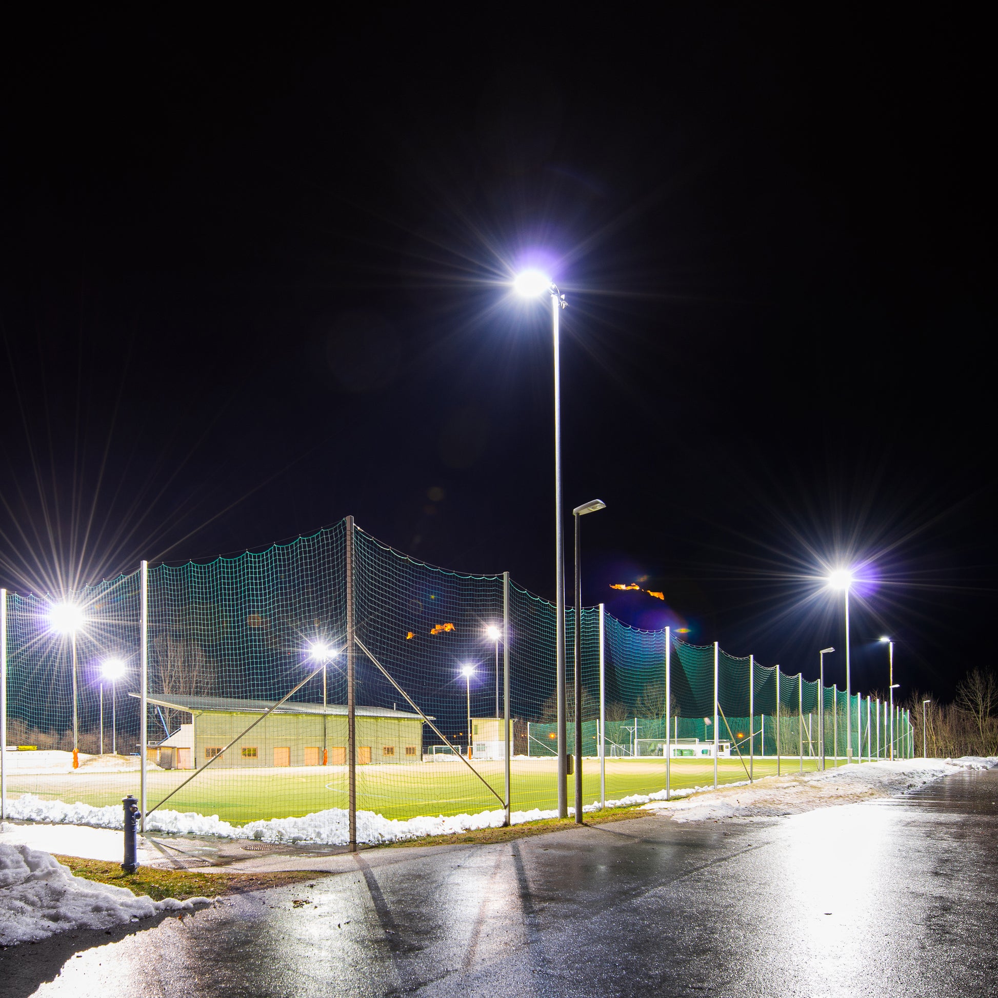 image of 175 Watt - Metal Halide HID - Mogul base - ED28 - Clear - 65 CRI - 4200K