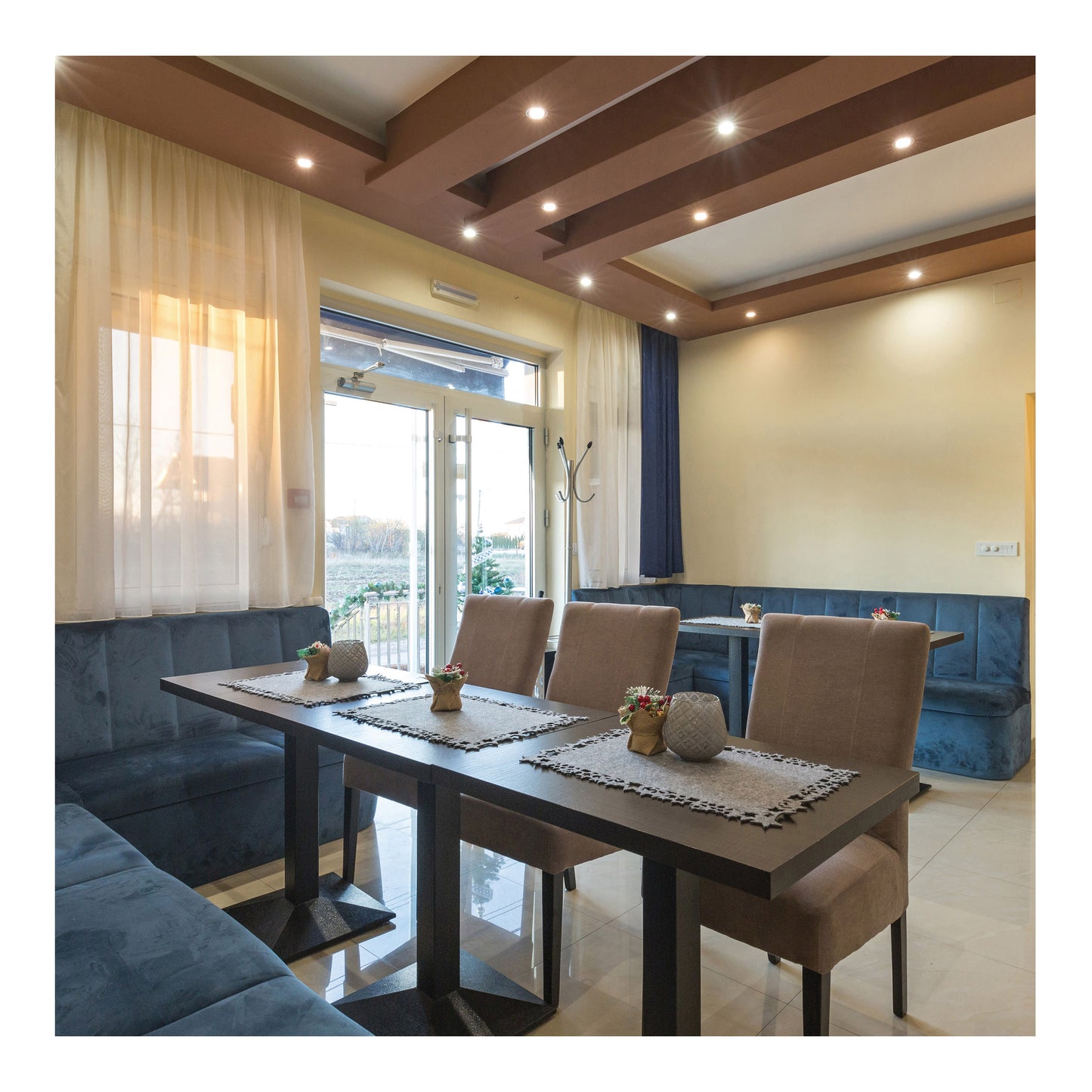 image of 8.5 Watt PAR30S LED - 90 CRI - 3000K - 40 deg. Beam Angle - Medium base - 120 Volt